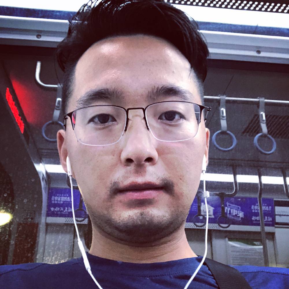 你笑得像海市蜃楼的照片
