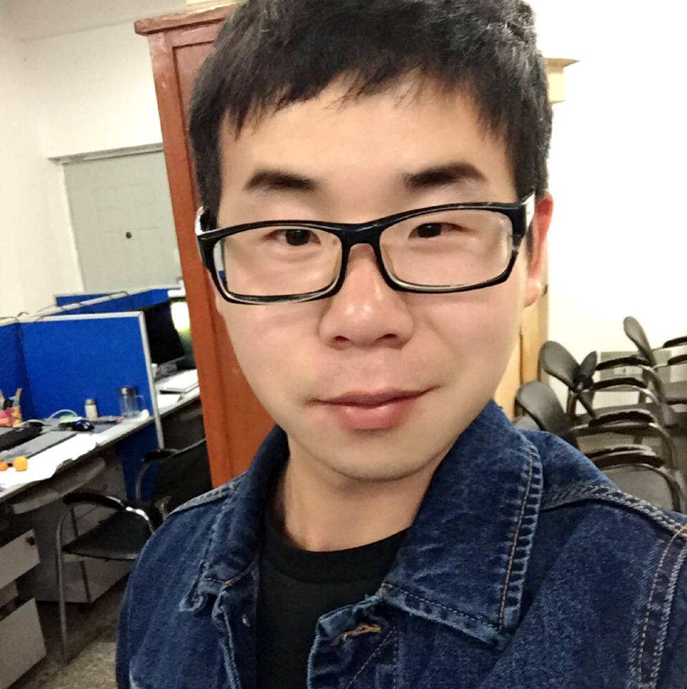游泳的小飞机的照片