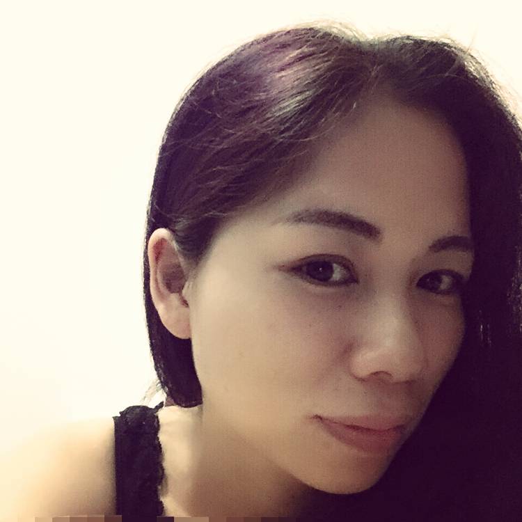 傲娇的傻妞的照片