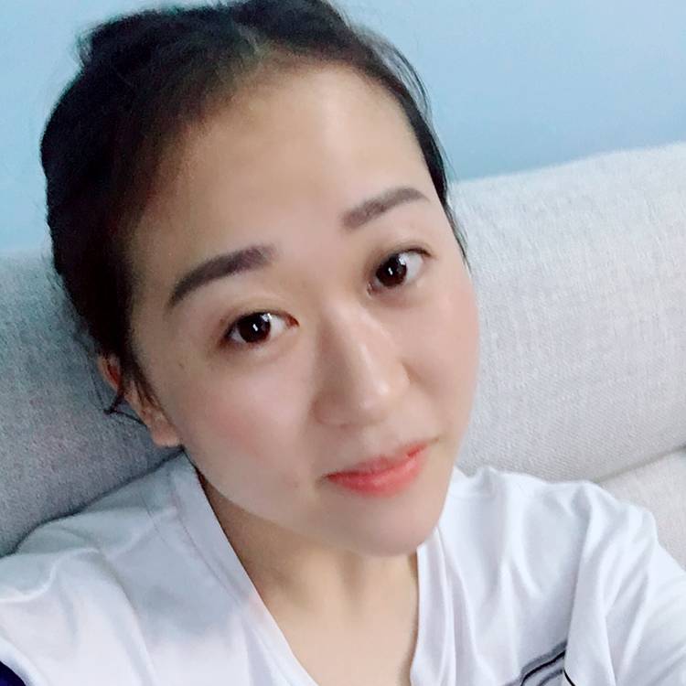 小巧长颈鹿的照片