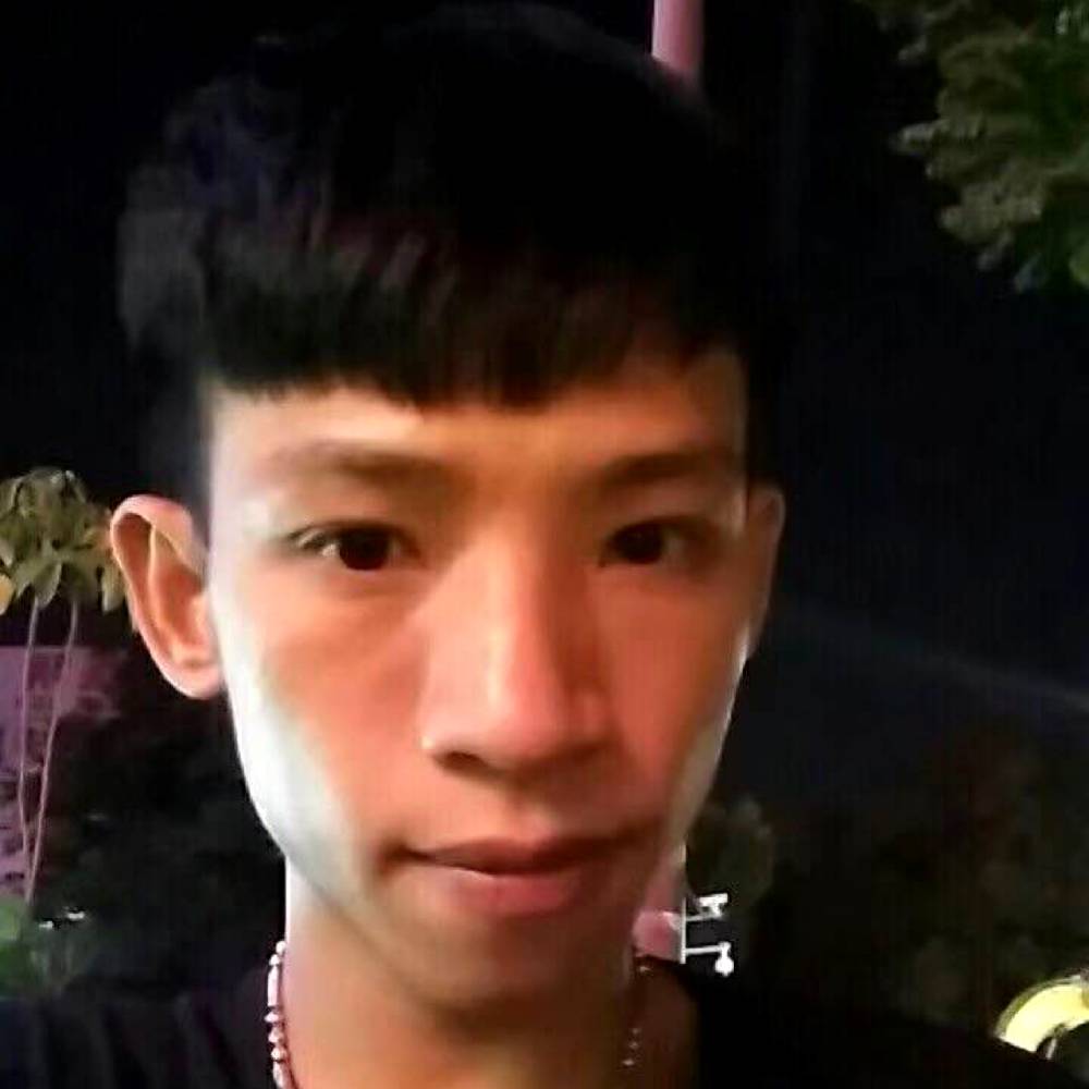 张德荣的照片