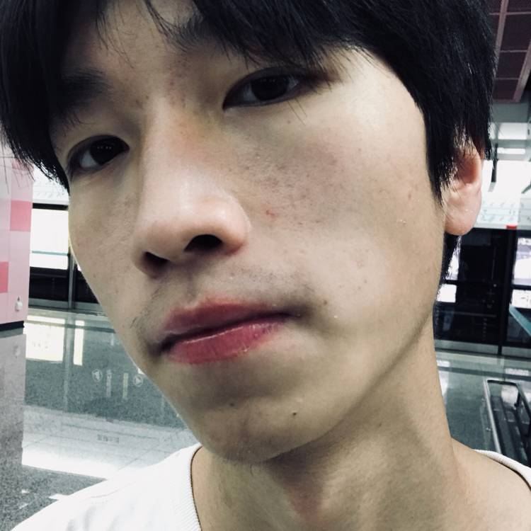 余唳的照片