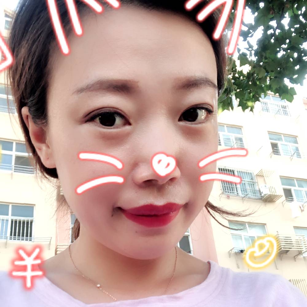 翩飞毛衣的照片