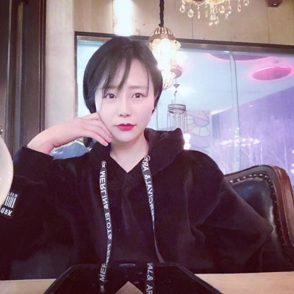 罗妮妮的照片