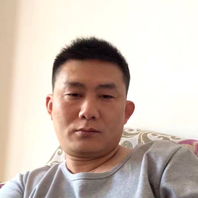斑驳旧颜的照片