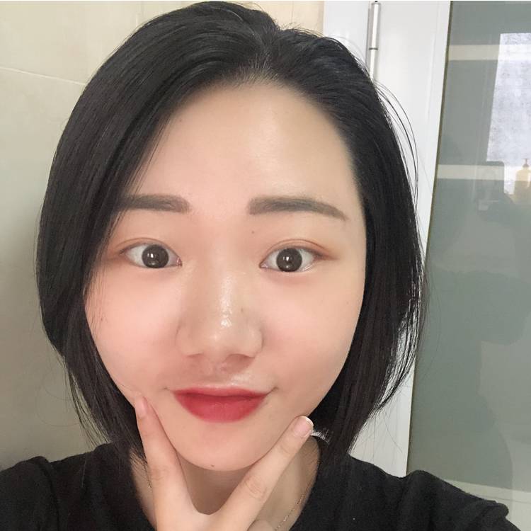 愤怒发夹的照片