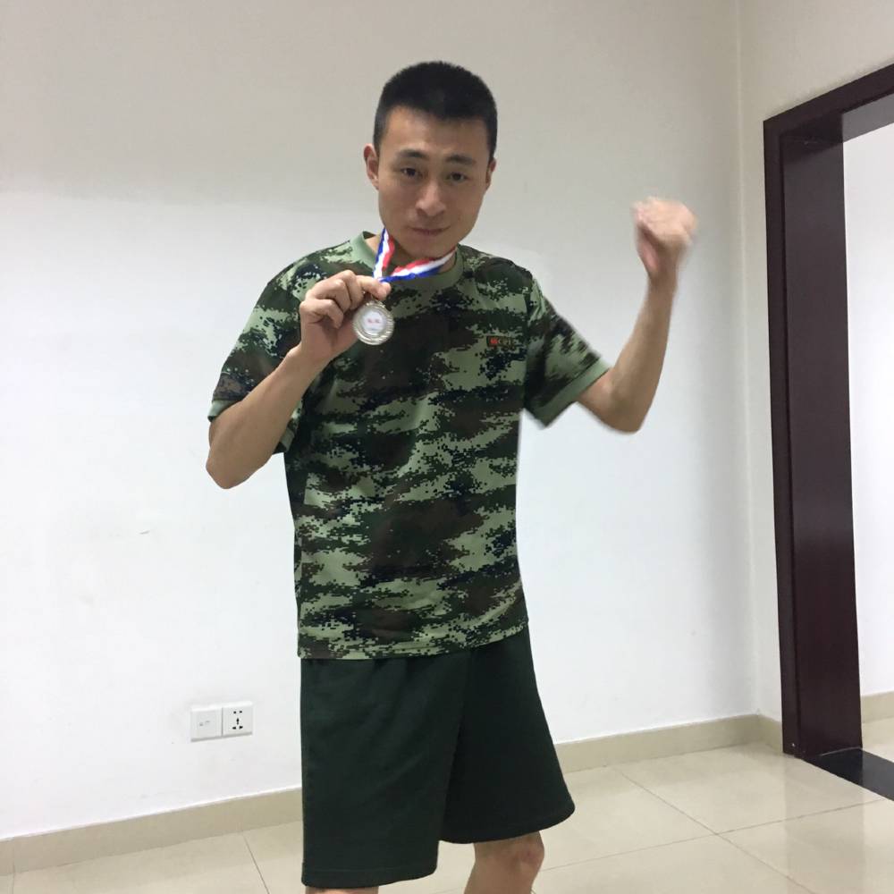 顽强的牛牛的照片