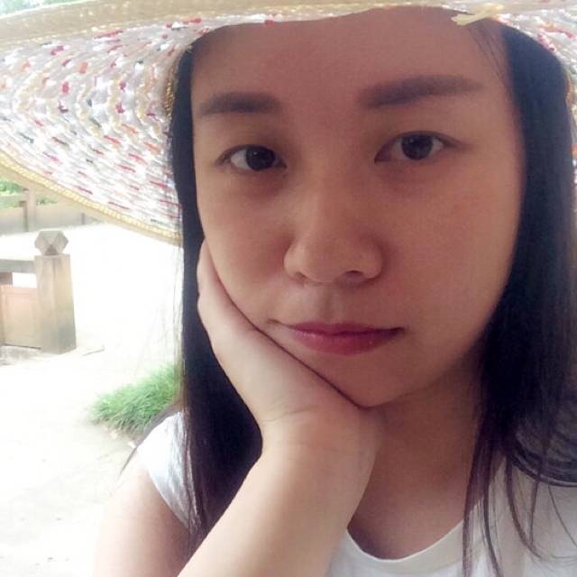 明明的淡然的照片