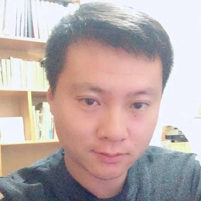 转身很潇洒的照片