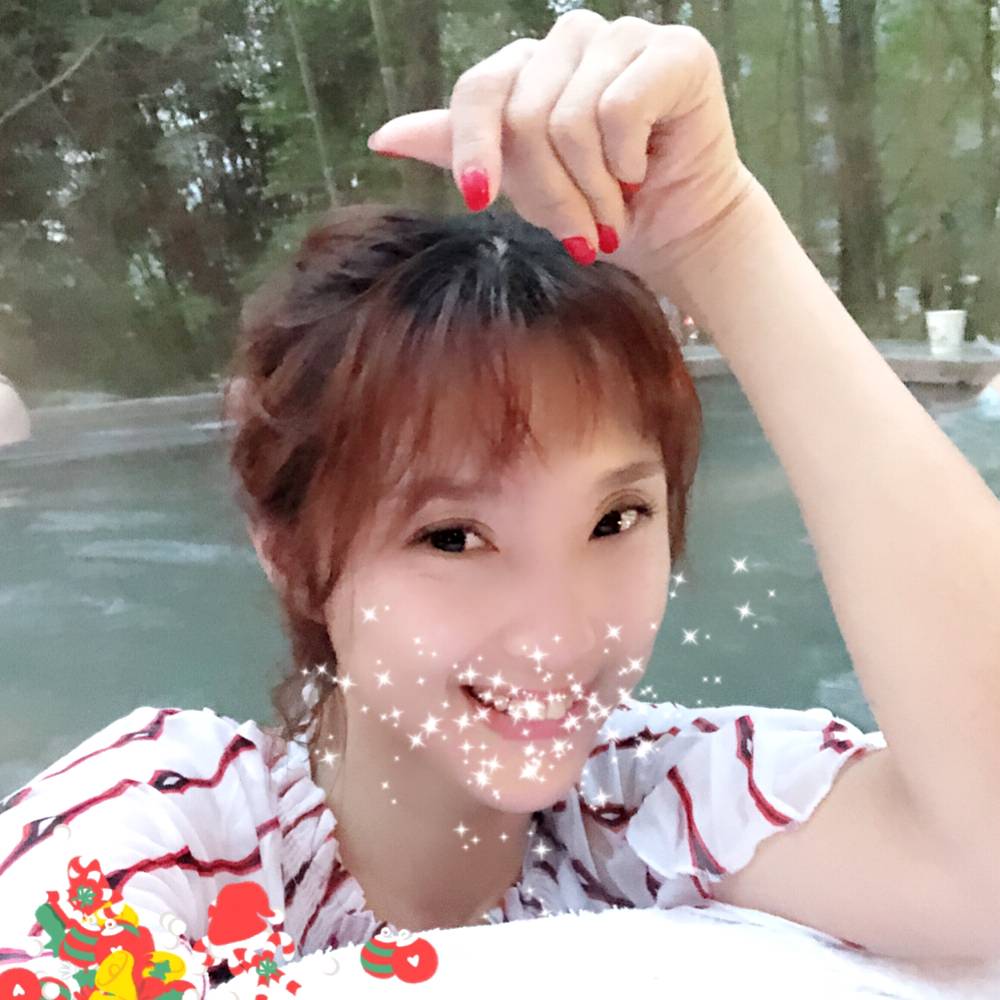 爱撒娇的老阿姨的照片