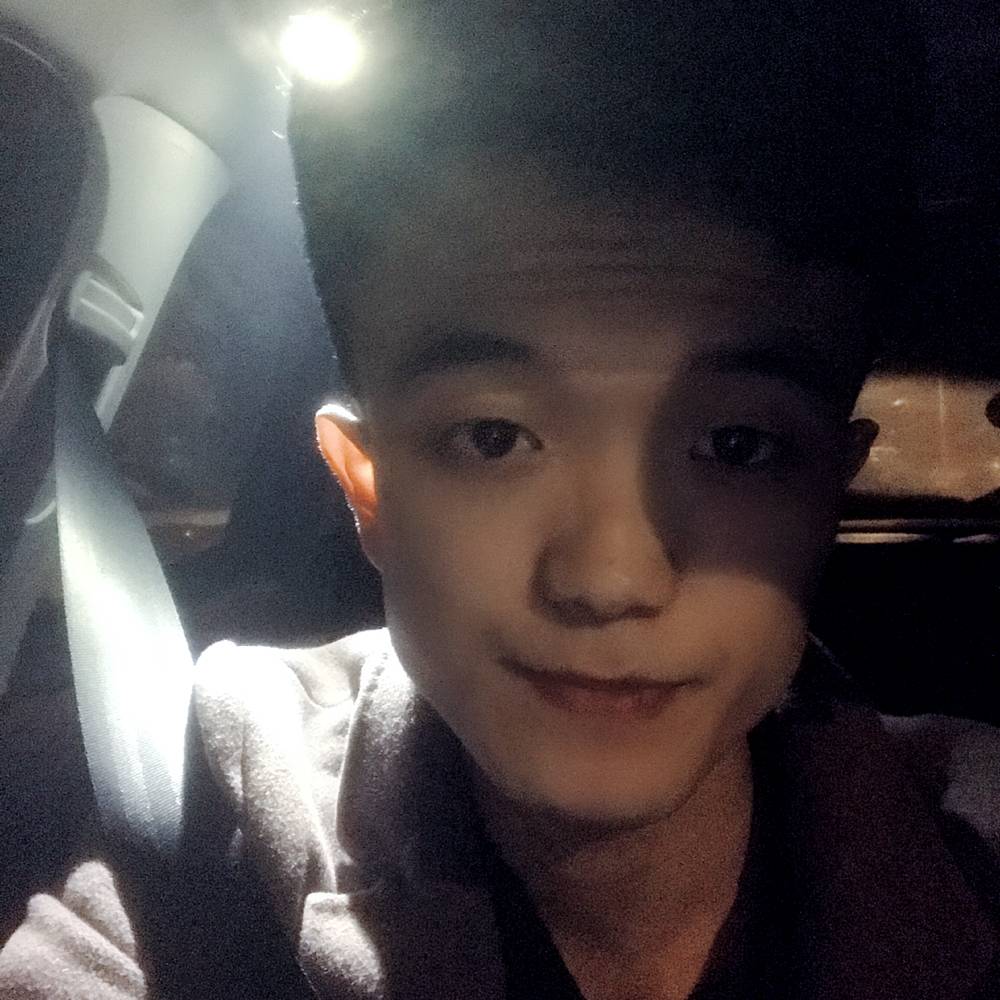 他叫李麻烦i的照片
