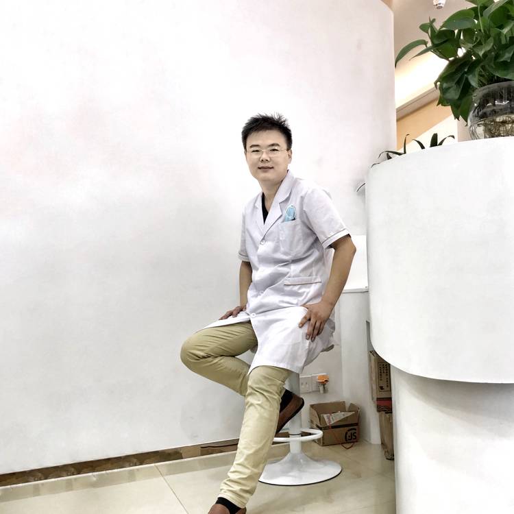 何安忆的照片