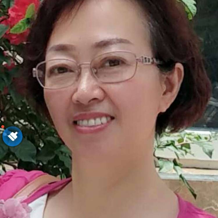 虚拟美女的照片