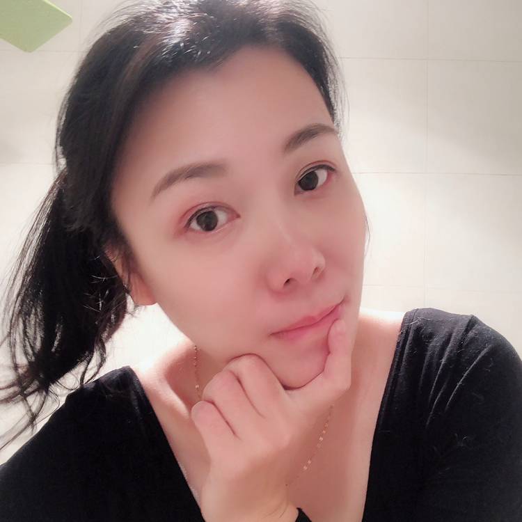肖佳妤的照片