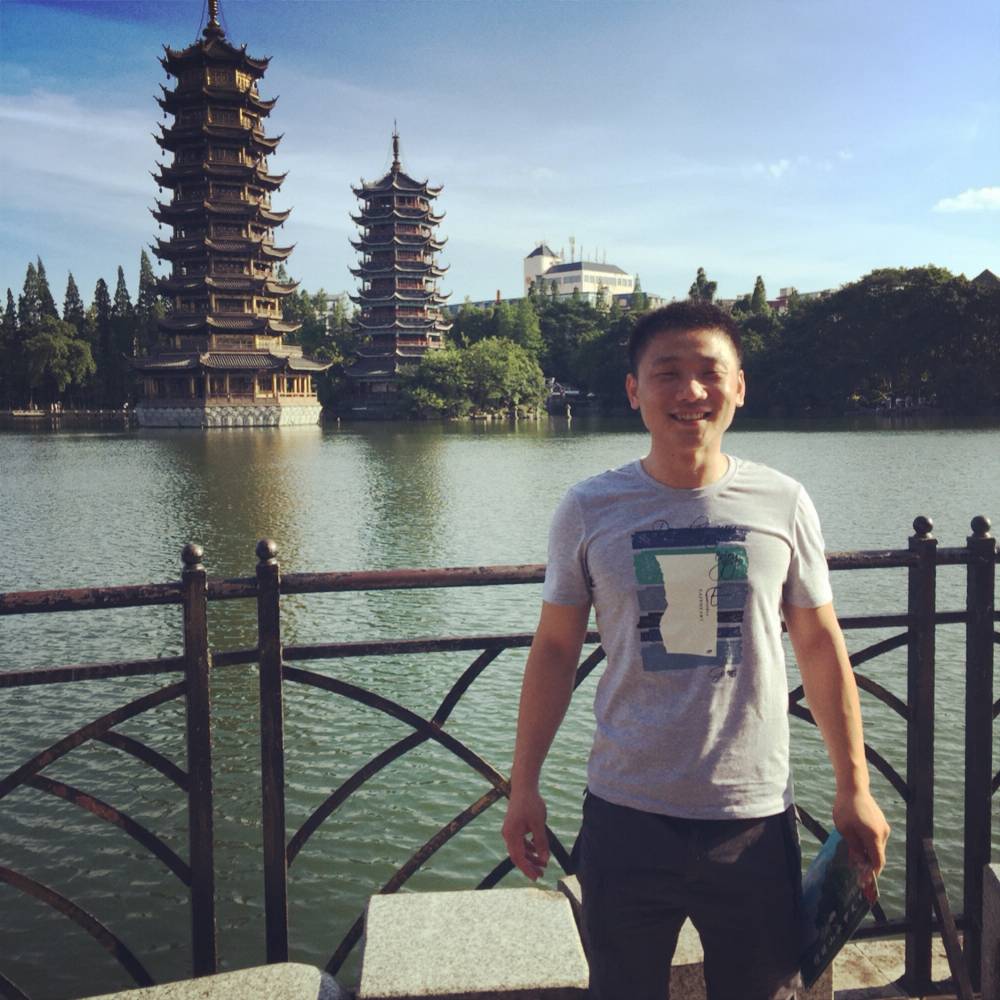 默默地~的照片