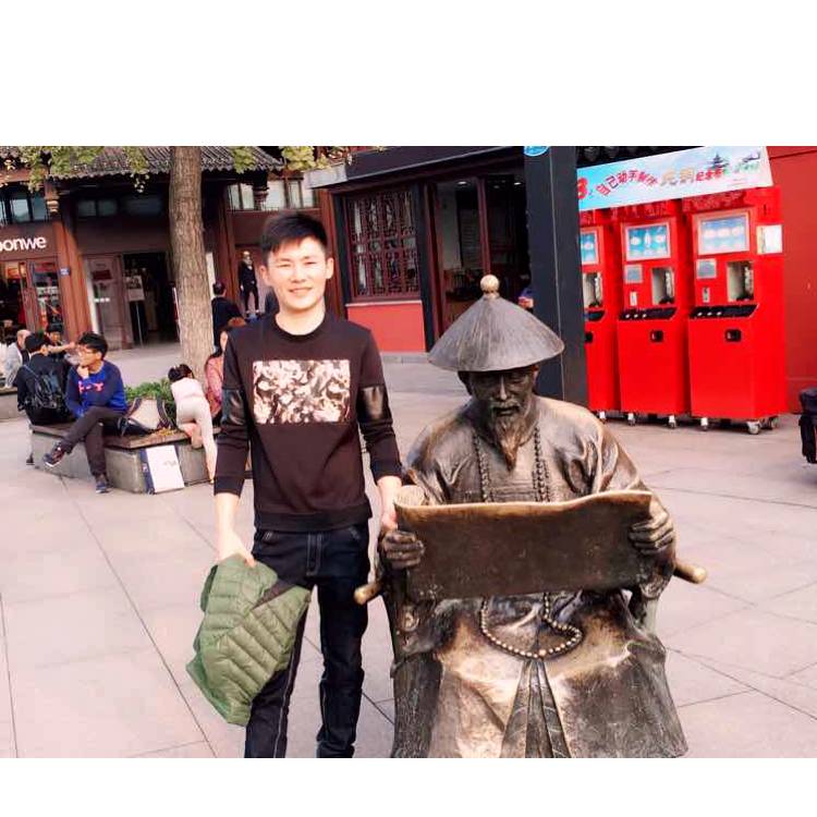 袁洪亮的照片
