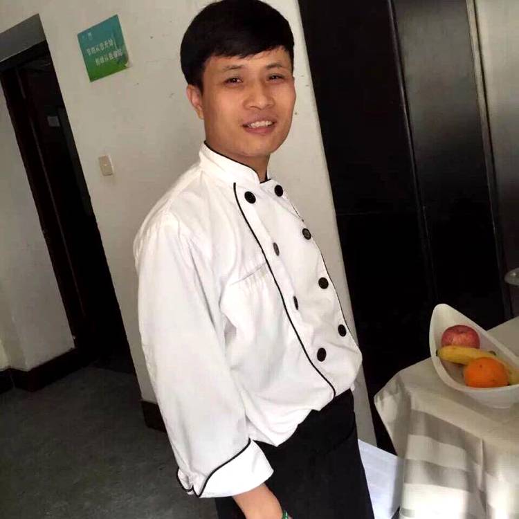 圆彪的照片