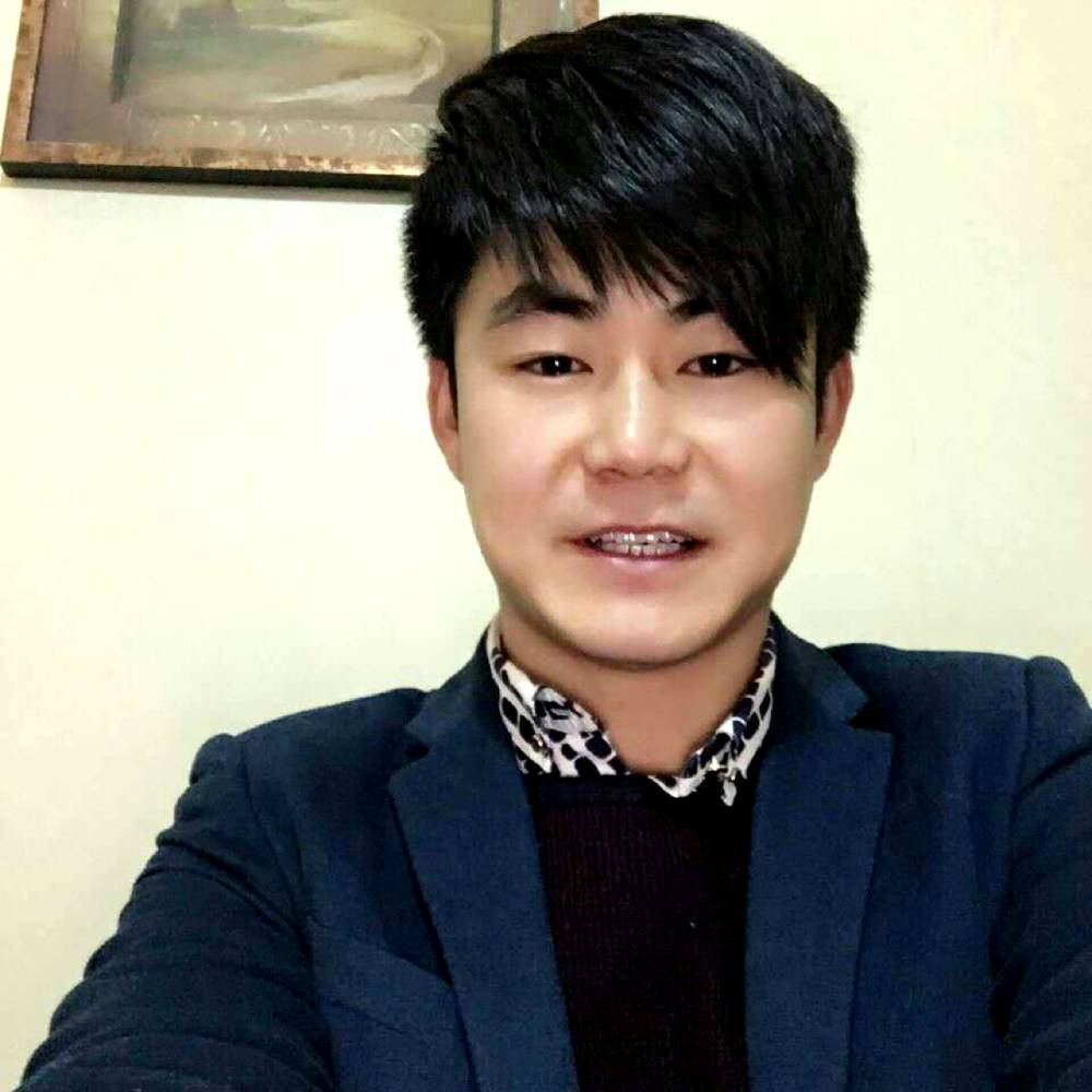 葬爱的坟墓的照片