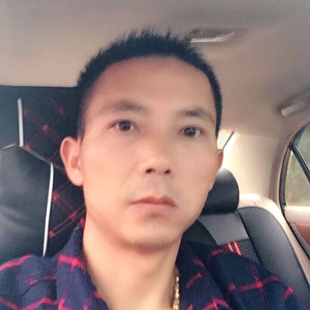 萝莉保卫冷傲的照片