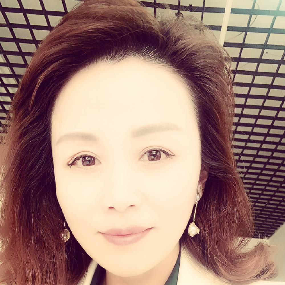 孤單向路灯的照片