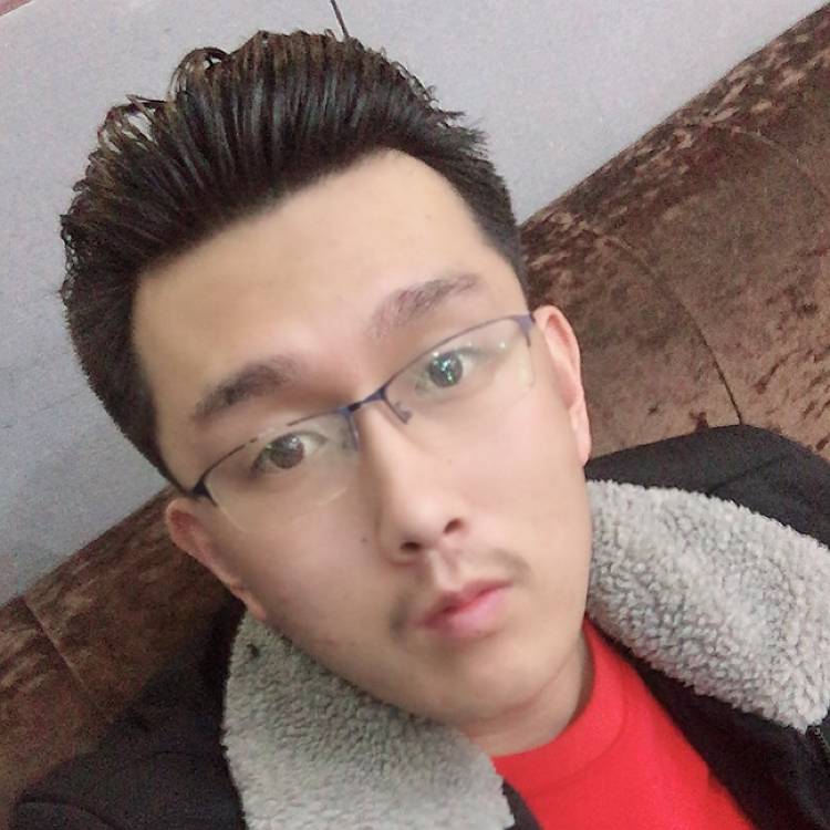 哭泣的小丑936的照片