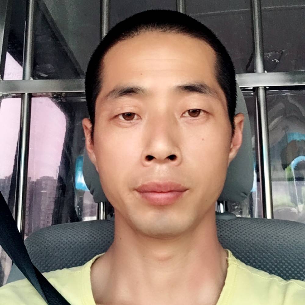 青衫用柔弱的照片