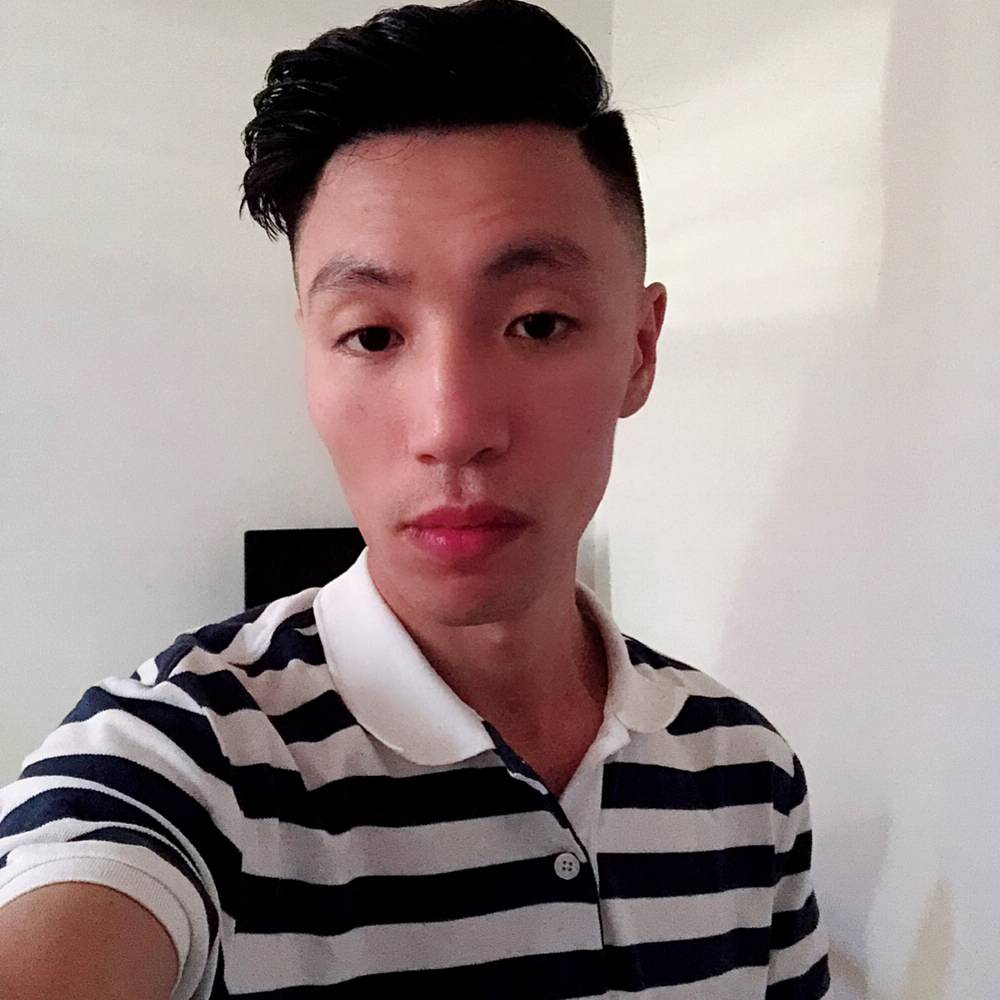 踏实有衬衫的照片