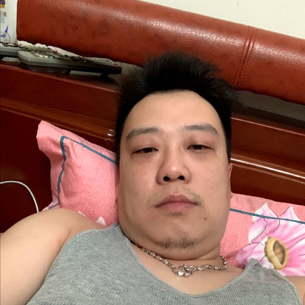 负责回眸天空的照片