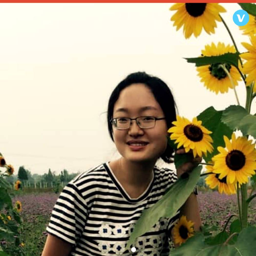 小丸子請俊逸的照片