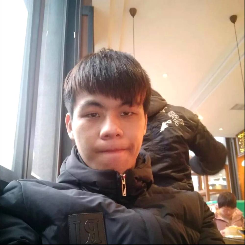 蔡hy的照片
