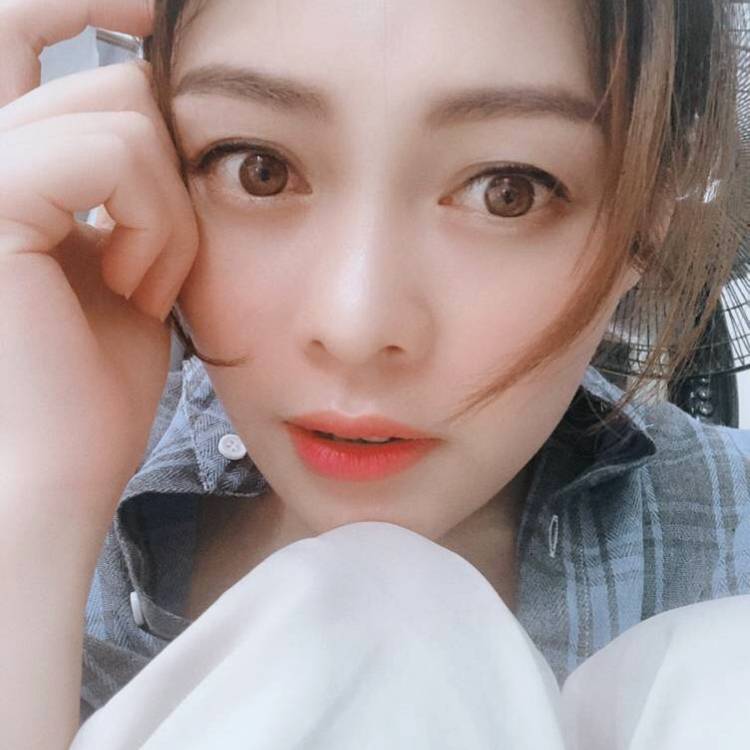 超短裙长情的照片