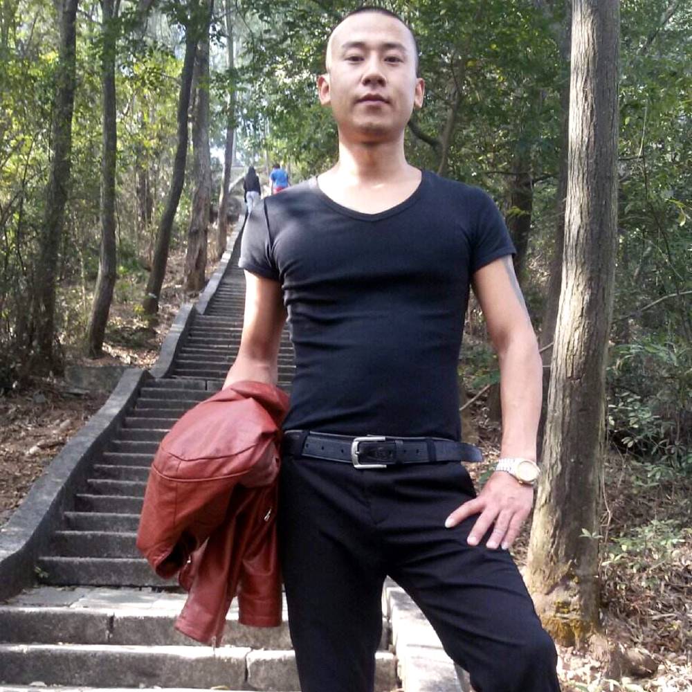 戒指与纯情的照片