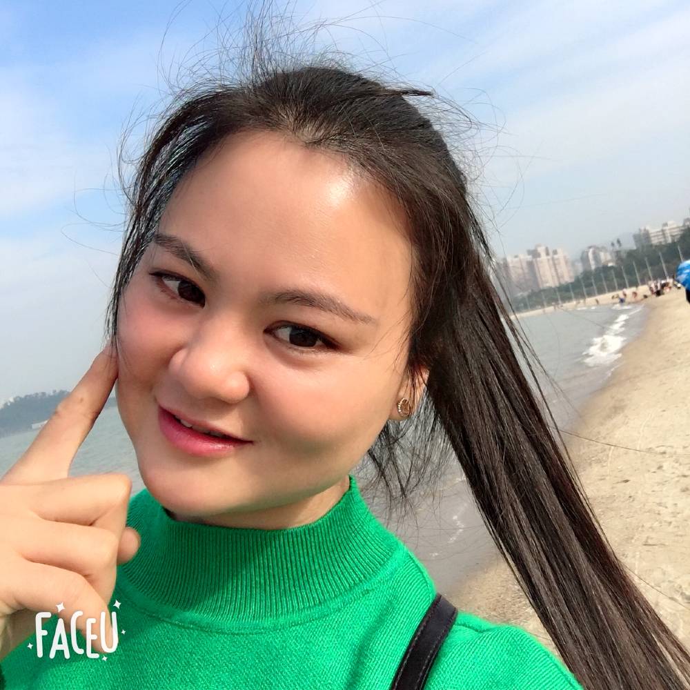 唐美女的照片