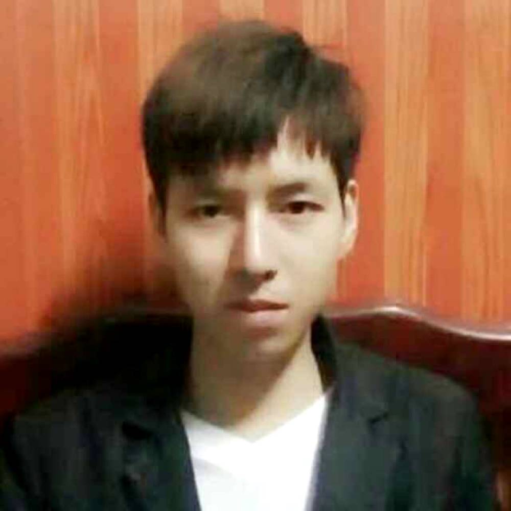 小伙老迟到的照片