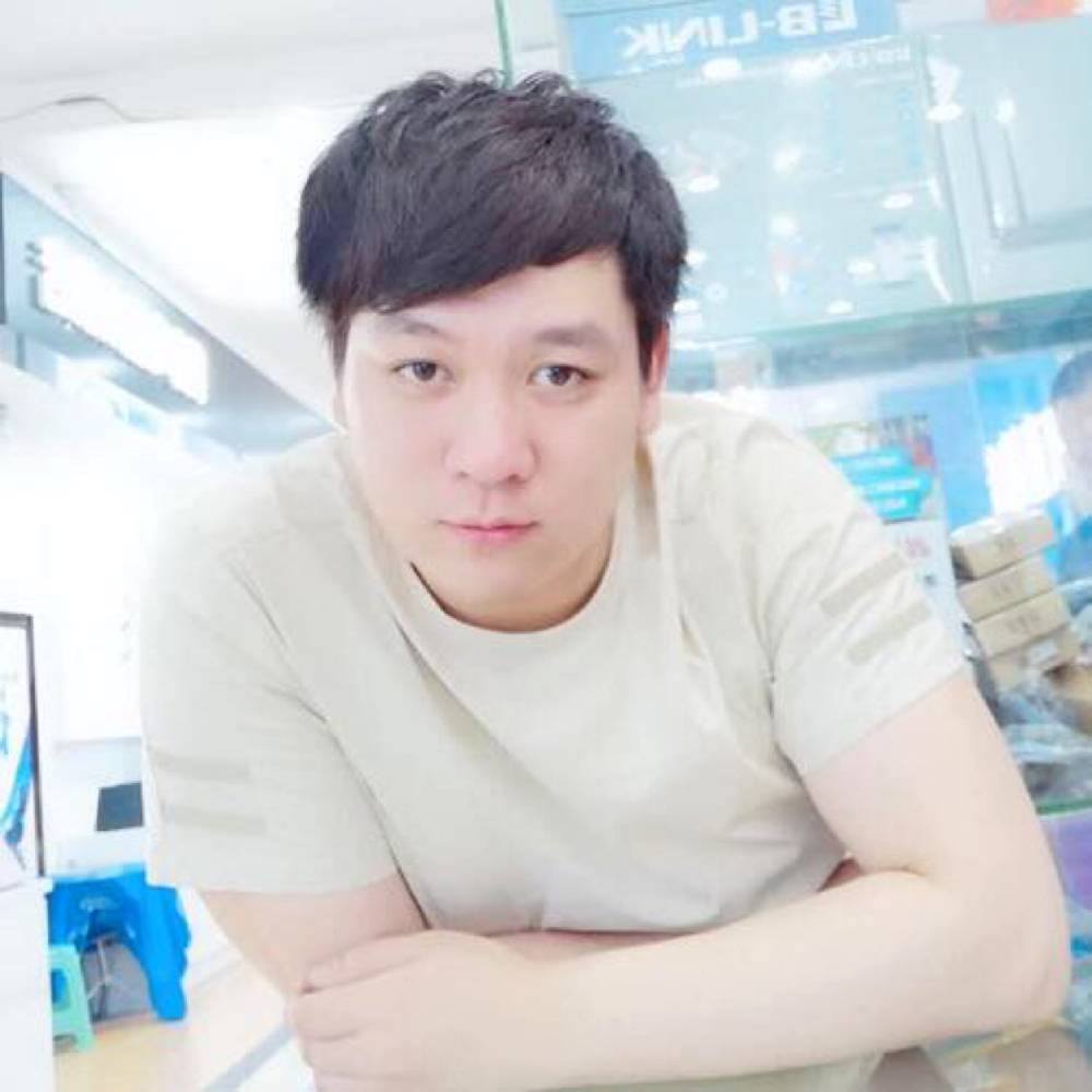 李亮明的照片