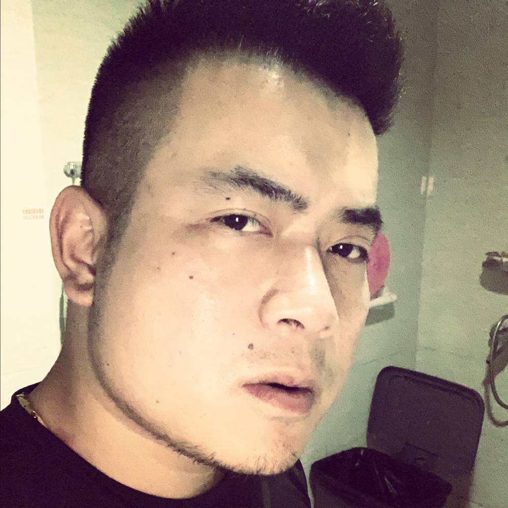 等待踢画板的照片