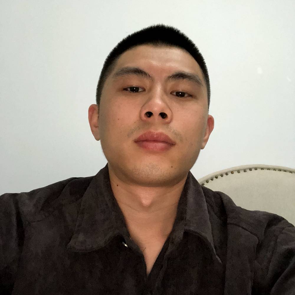 妖娆笑高山的照片