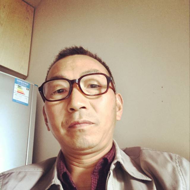 尊云爱恋背后的照片
