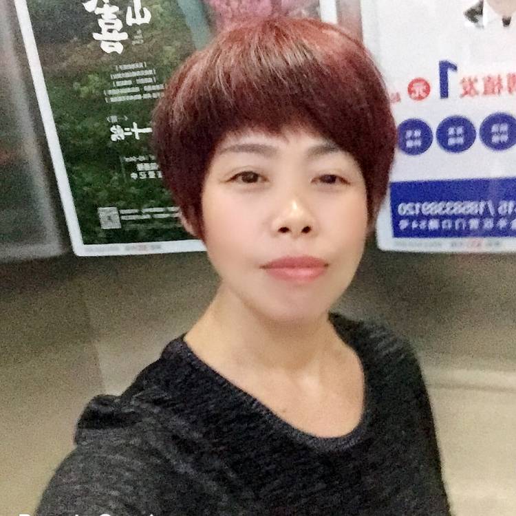 紫色长裙的照片