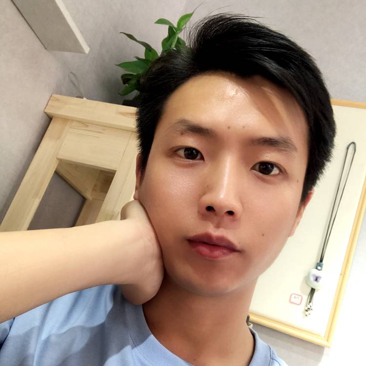 板凳方悲凉的照片