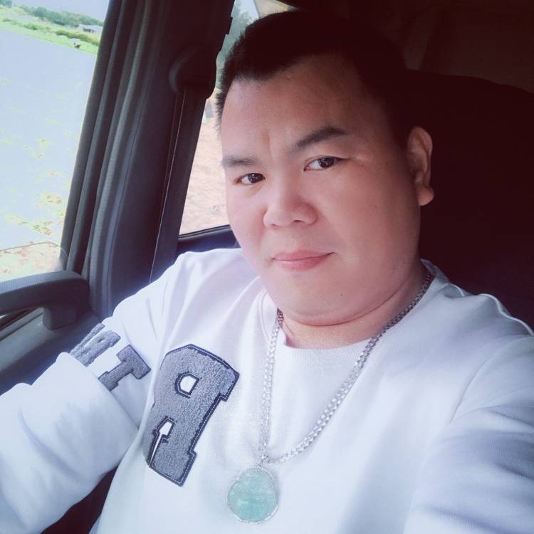 白云漫步调皮的照片