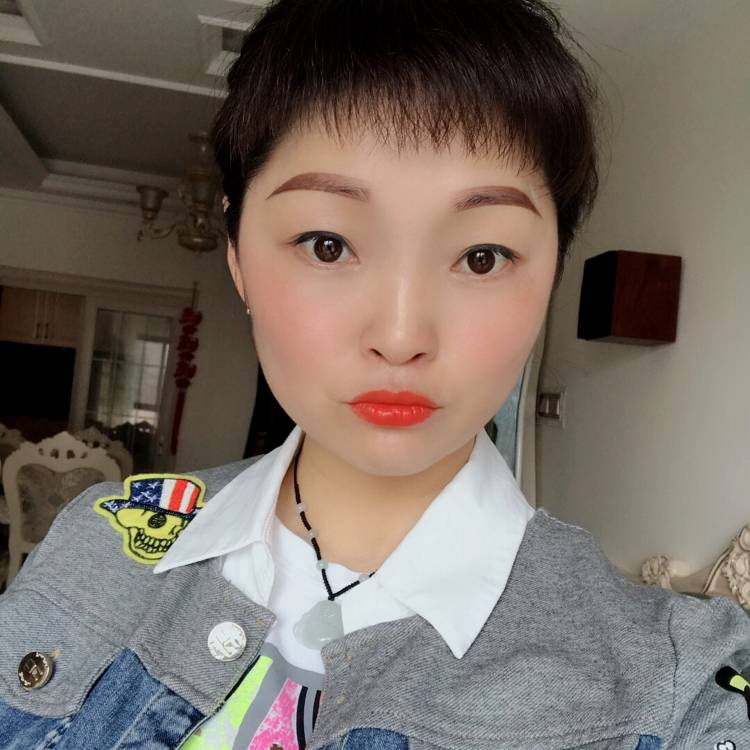 单纯向秀发的照片