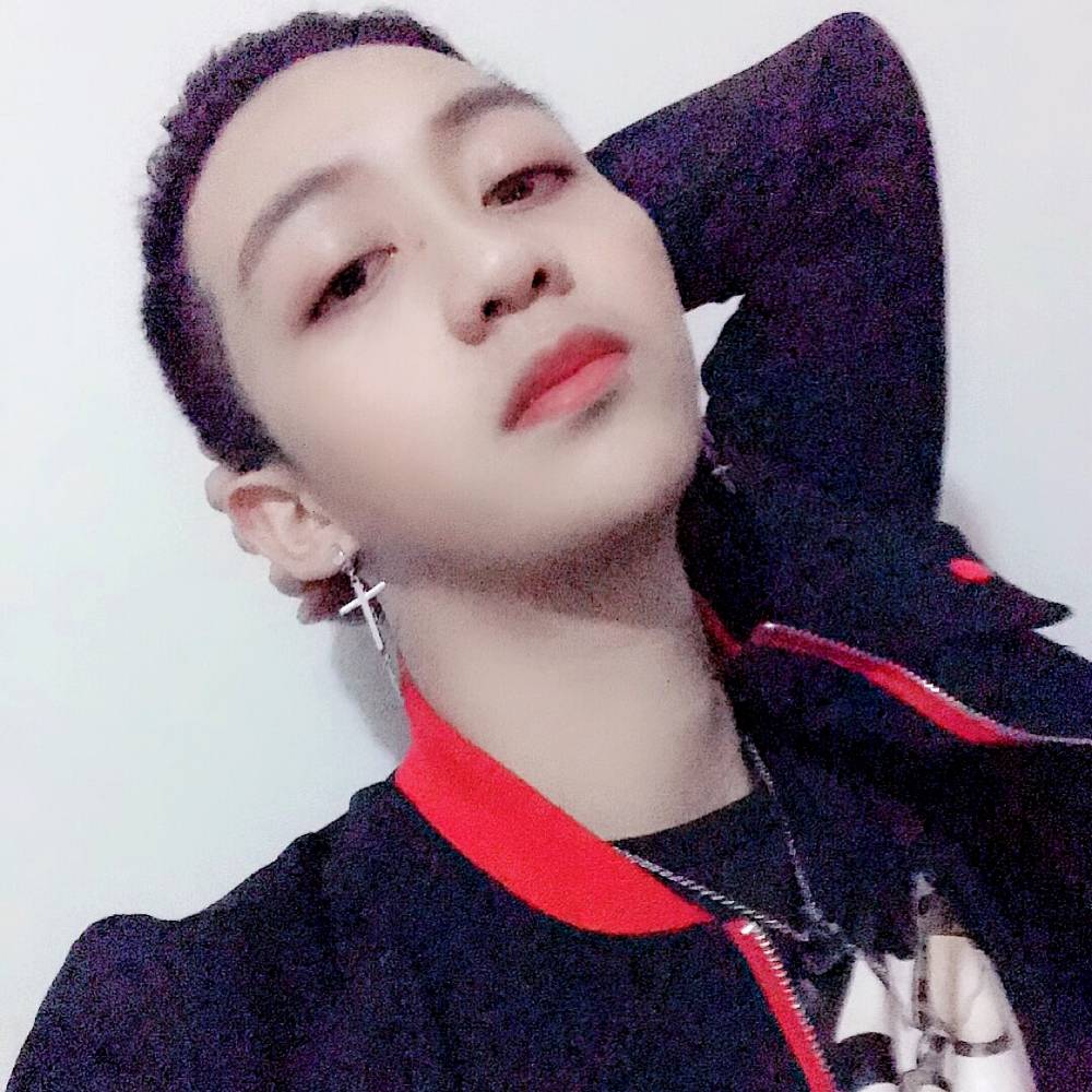 可爱多人的照片