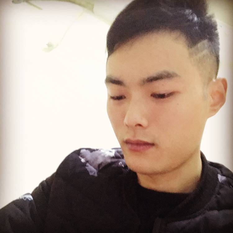 回忆总想哭丿的照片