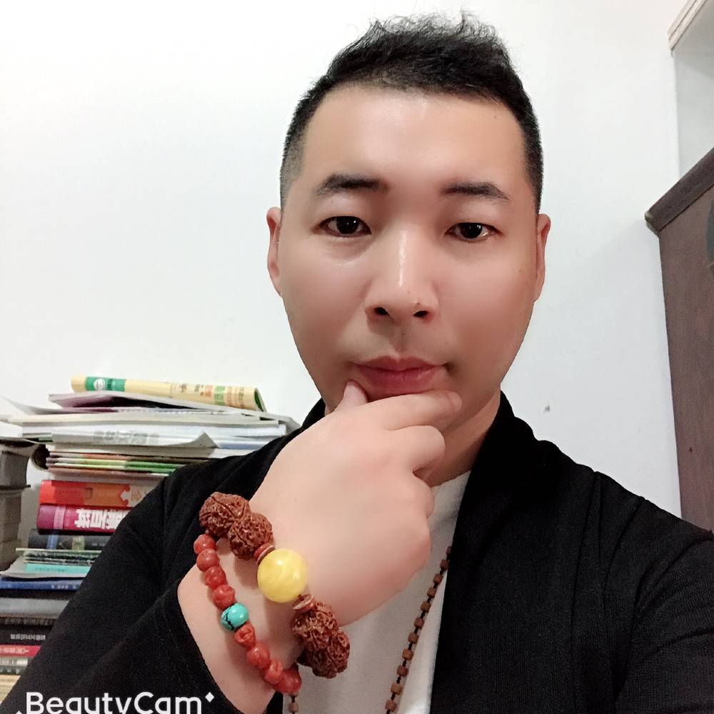钢琴师高歌的照片