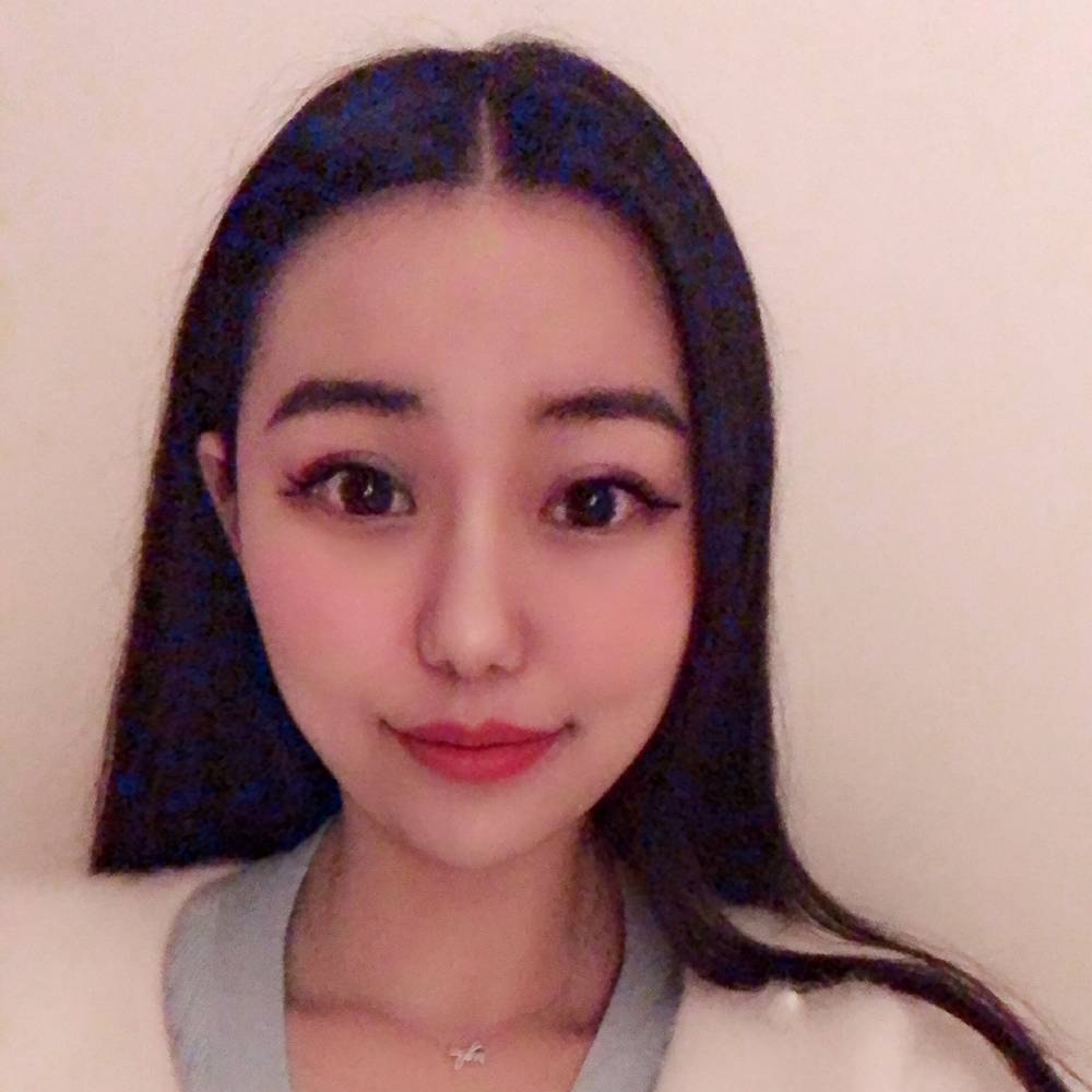 精明泪了故事的照片