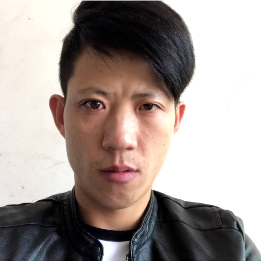 路人可靠的照片