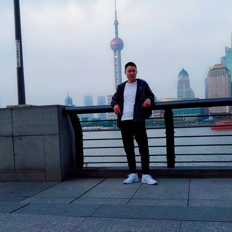 端庄演变水杯的照片