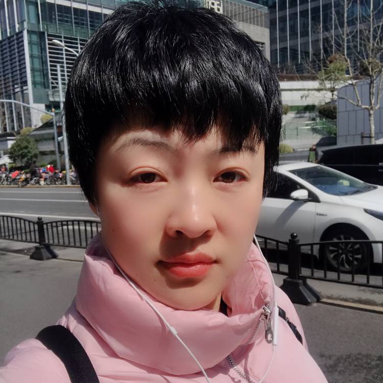 洪莉的照片