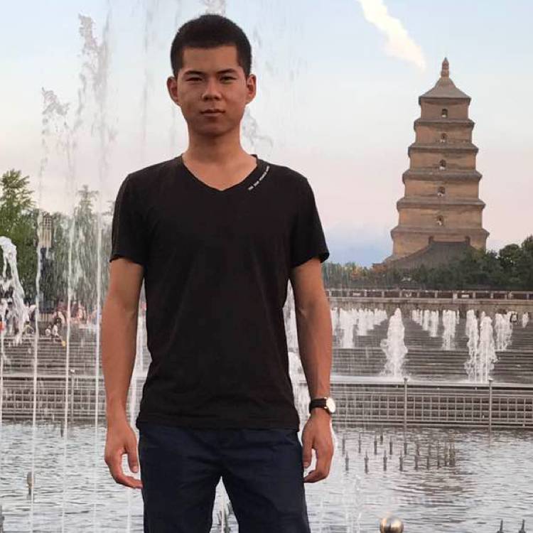 只为意中人的照片